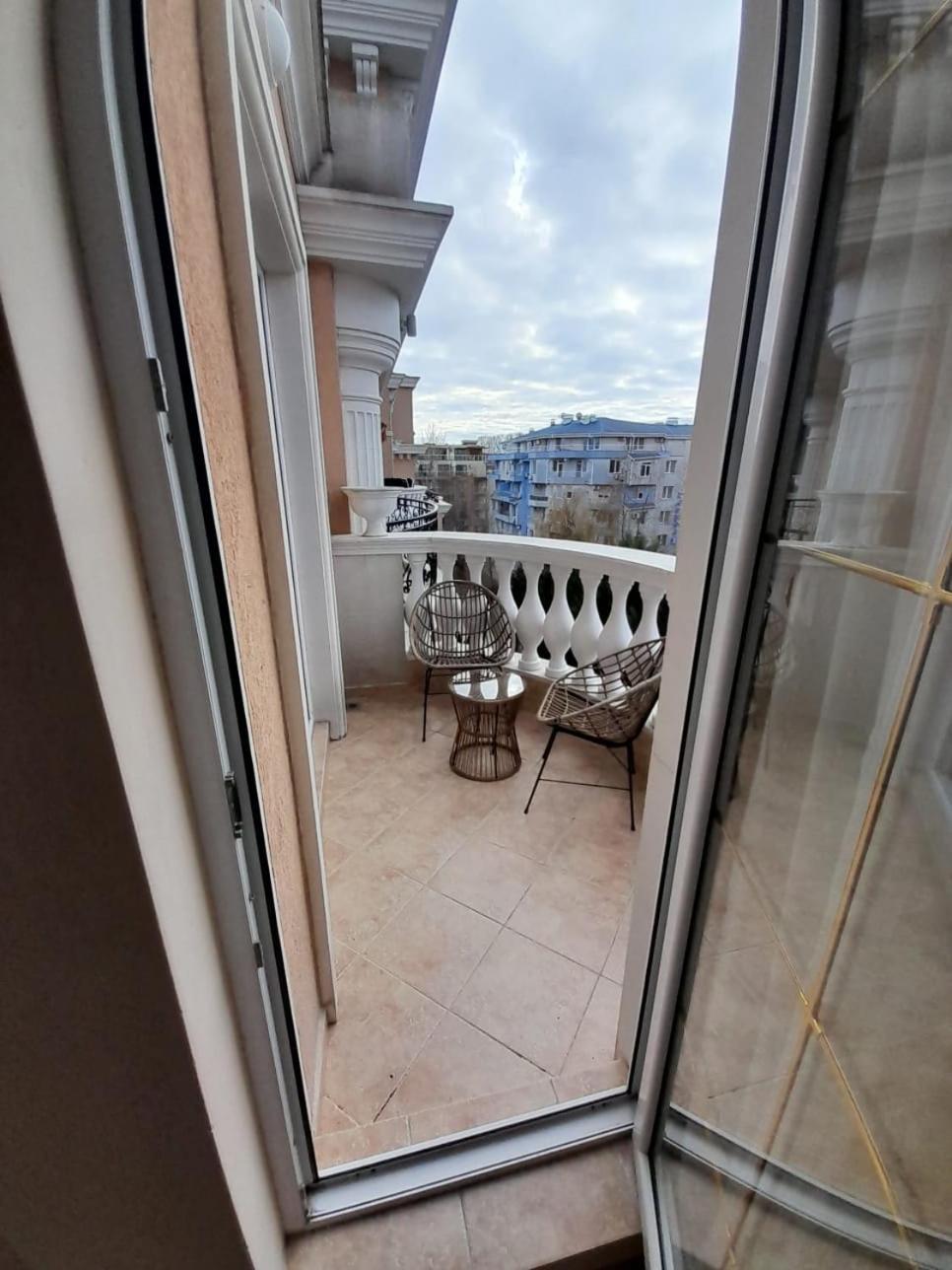 2 In Luxury Complex Sunny Apartment